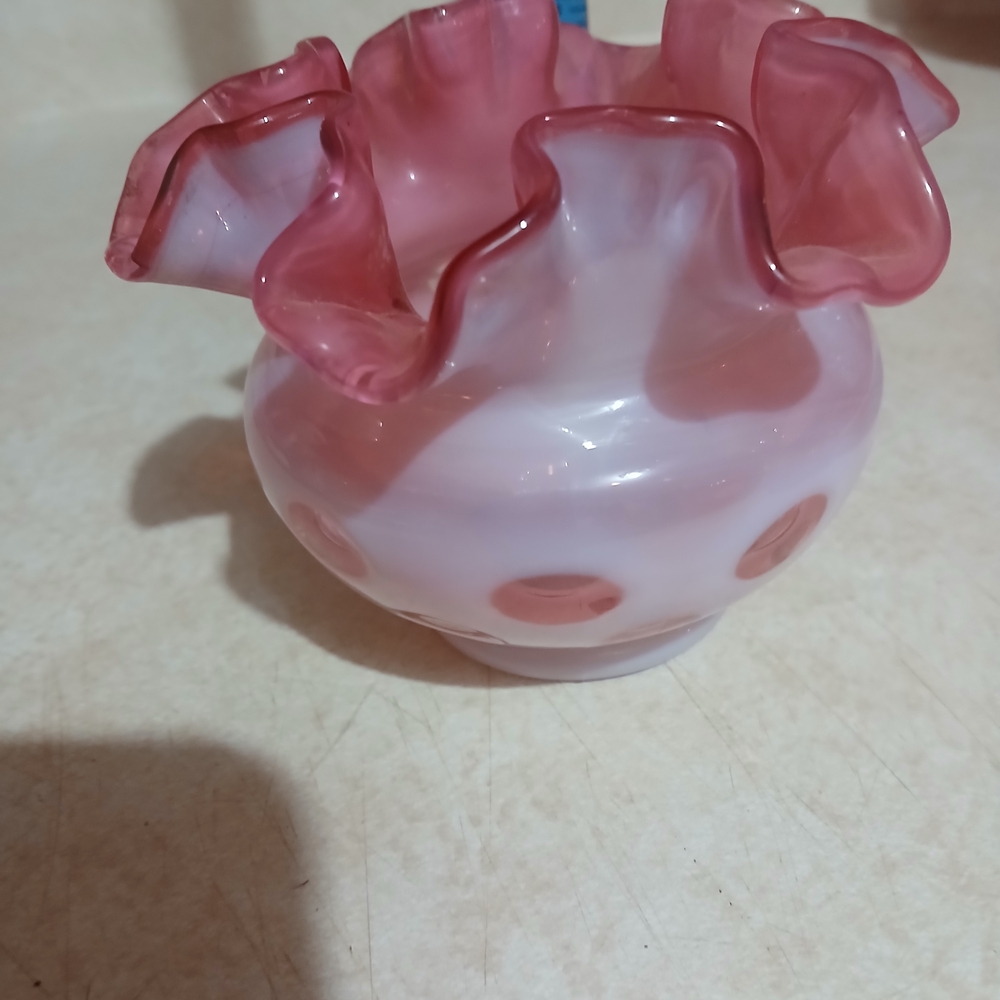 Charming Pink Ruffled Glass Vase - Picture 2 of 3